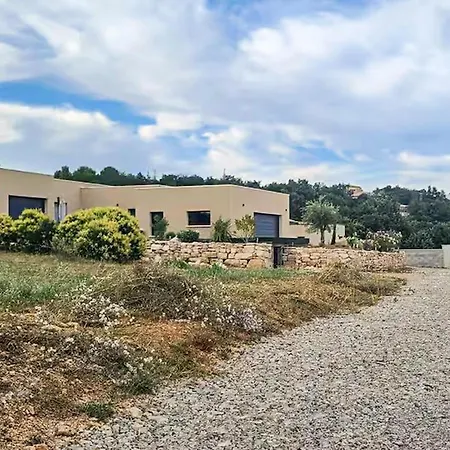 Avec Piscine Holiday home Reillanne